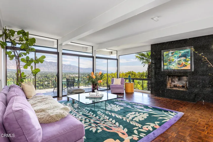 1018 Glen Oaks Blvd 011-mls