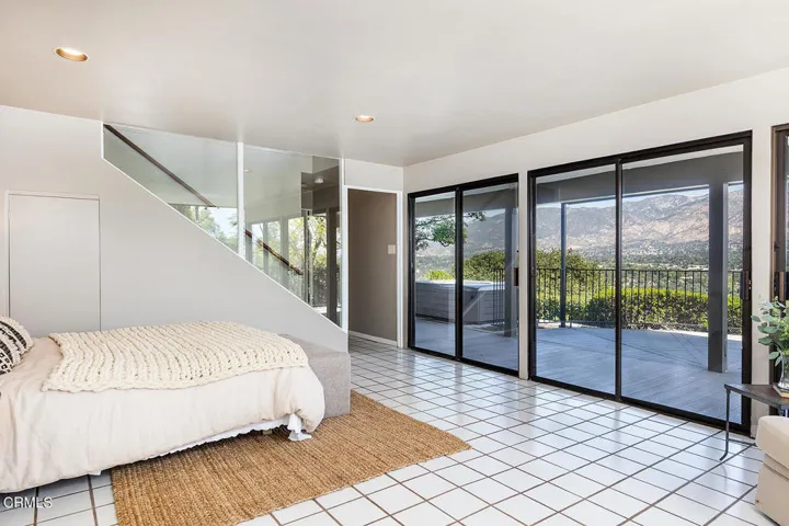 1018 Glen Oaks Blvd 053-mls