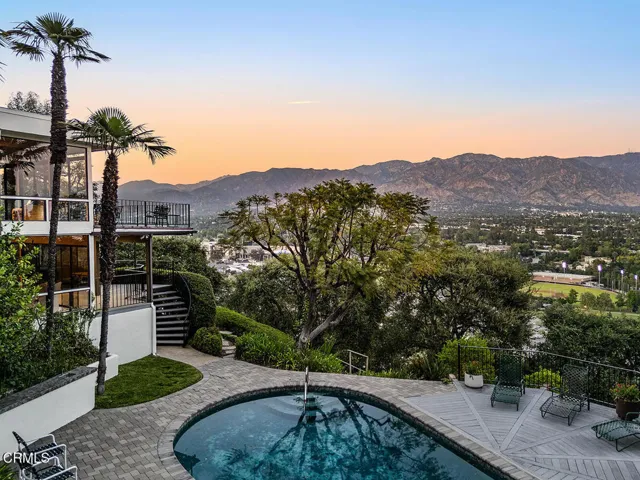 1018 Glen Oaks Blvd 090-mls