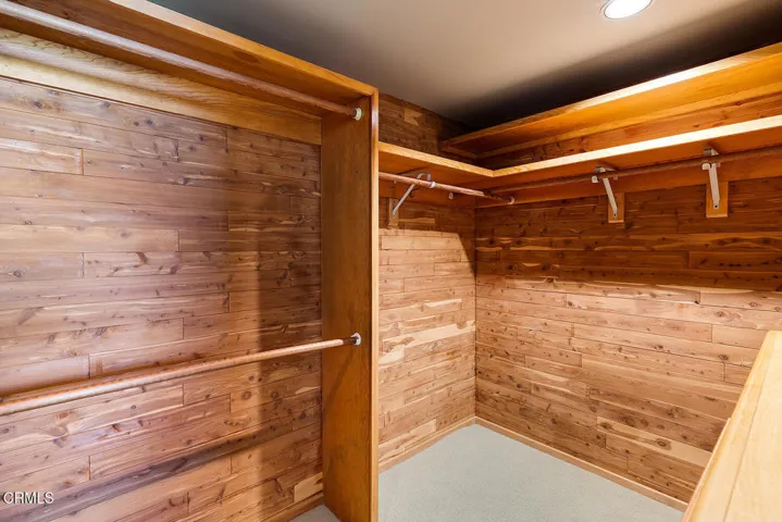 1018 Glen Oaks Blvd 041-mls