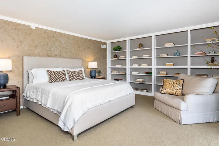 1018 Glen Oaks Blvd 056-mls