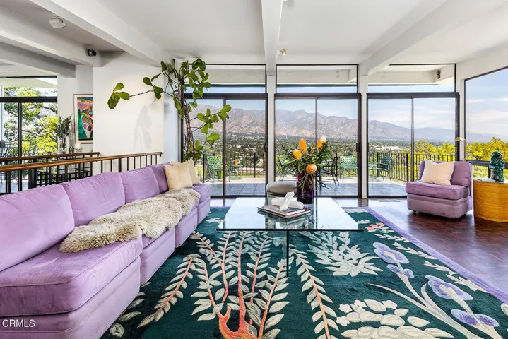 1018 Glen Oaks Blvd 013-mls