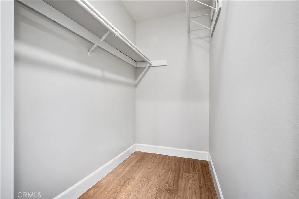 upstairs bedroom 4 WIC