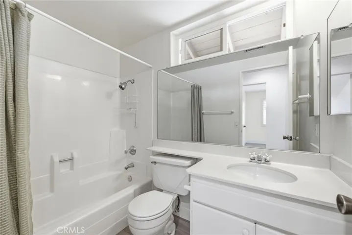 Upstairs hallway bathroom