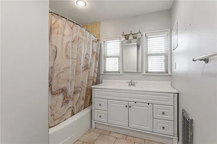 11224 Ringwood Avenue, Santa Fe Springs, California 90670