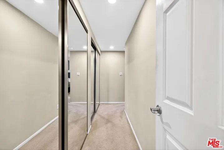 831 S Gretna Green Way 103, Los Angeles, California 90049
