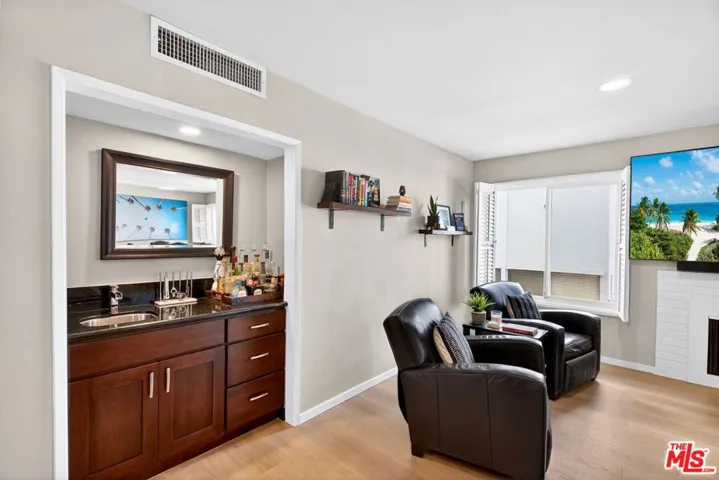 831 S Gretna Green Way 103, Los Angeles, California 90049