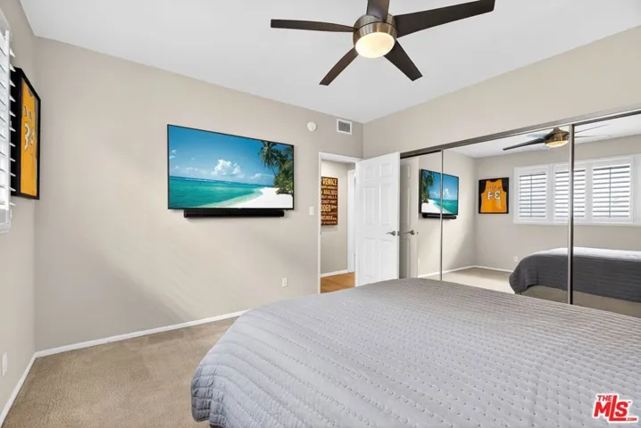 831 S Gretna Green Way 103, Los Angeles, California 90049