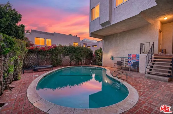 831 S Gretna Green Way 103, Los Angeles, California 90049