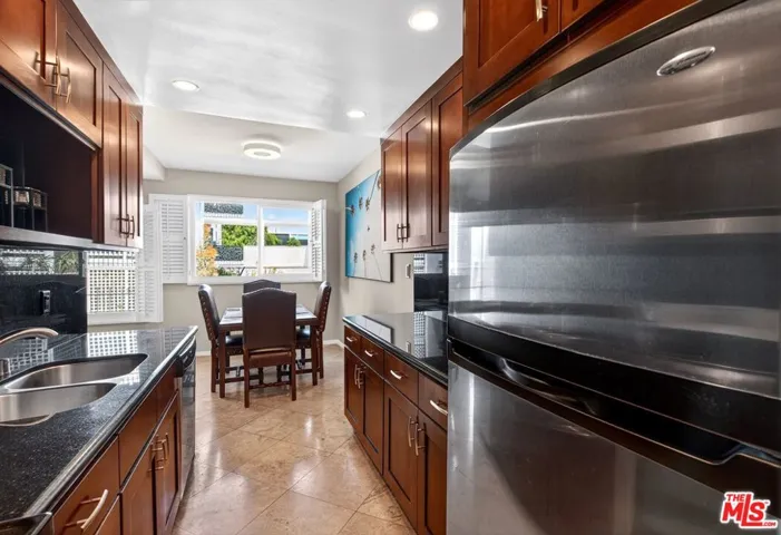 831 S Gretna Green Way 103, Los Angeles, California 90049
