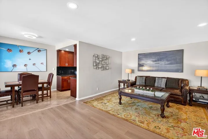 831 S Gretna Green Way 103, Los Angeles, California 90049