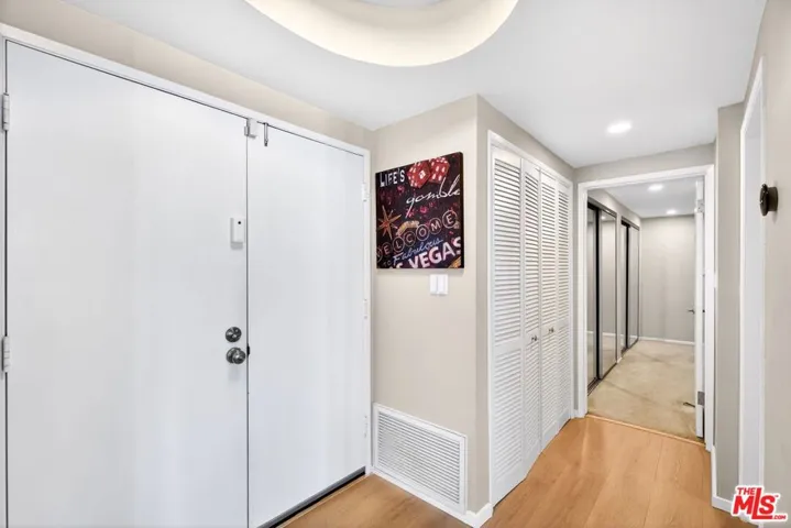 831 S Gretna Green Way 103, Los Angeles, California 90049