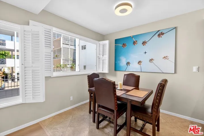 831 S Gretna Green Way 103, Los Angeles, California 90049