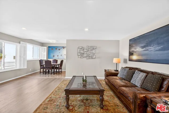 831 S Gretna Green Way 103, Los Angeles, California 90049