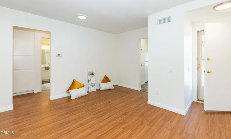 10 1106 Village 1 (Camarillo CA)