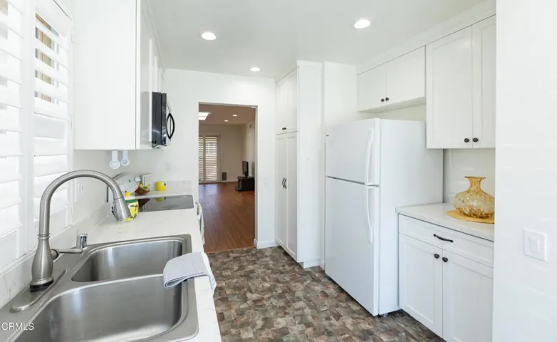 13 1106 Village 1 (Camarillo CA)
