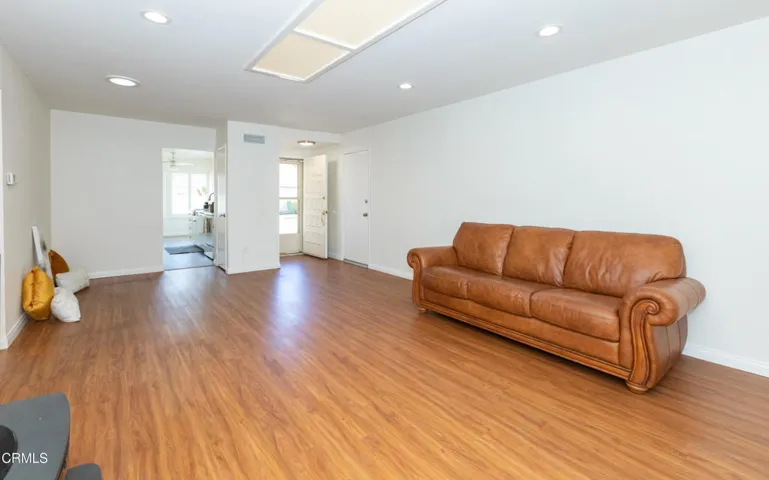 9 1106 Village 1 (Camarillo CA)