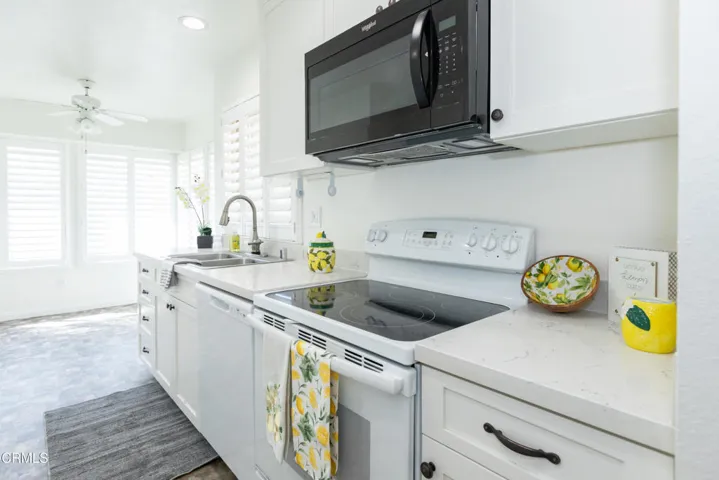 12 1106 Village 1 (Camarillo CA)