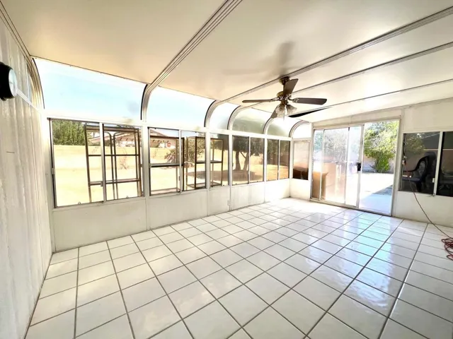enclosed-sunroom patio