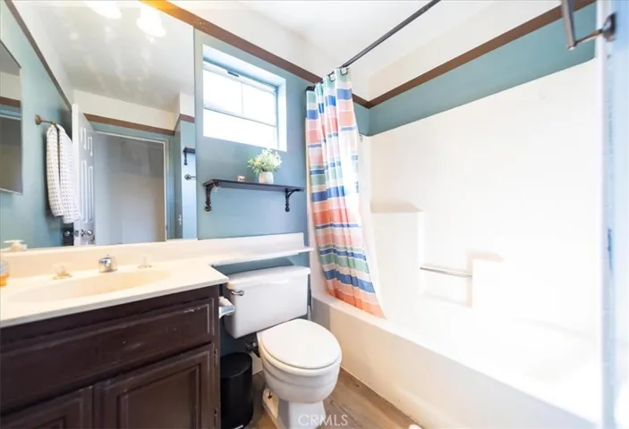 UPSTAIRS BATHROOM WITH TUB