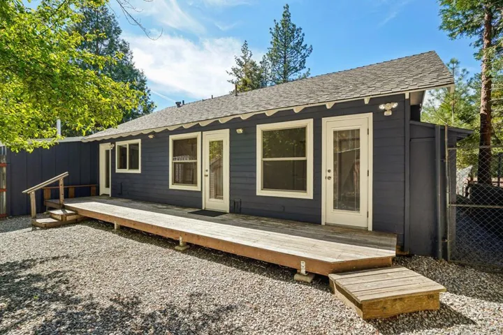 29-web-or-mls-Strawberry Valley Dr-S1604