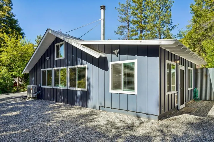 30-web-or-mls-Strawberry Valley Dr-S1604