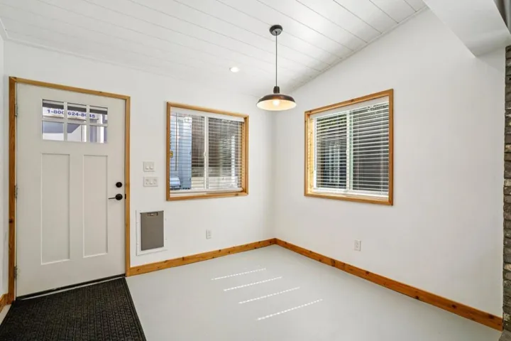 41-web-or-mls-Strawberry Valley Dr-S1604