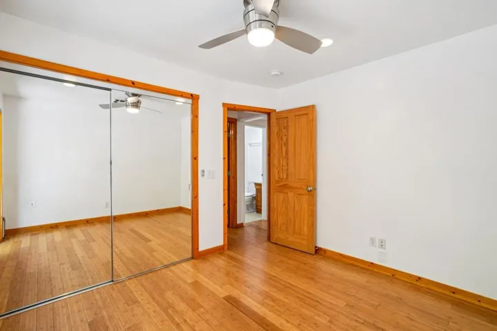 23-web-or-mls-Strawberry Valley Dr-S1604