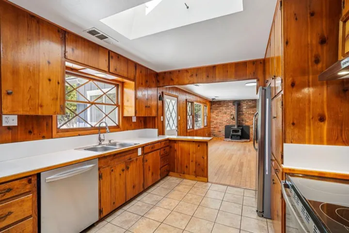 9-web-or-mls-Strawberry Valley Dr-S1604-