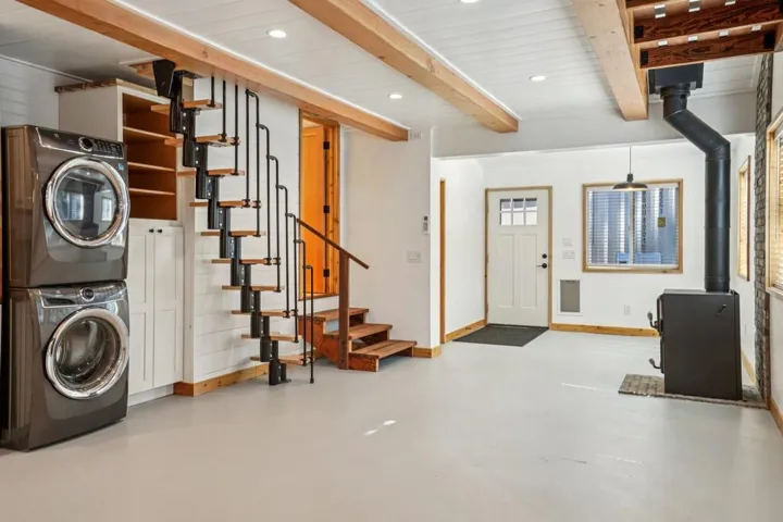 36-web-or-mls-Strawberry Valley Dr-S1604