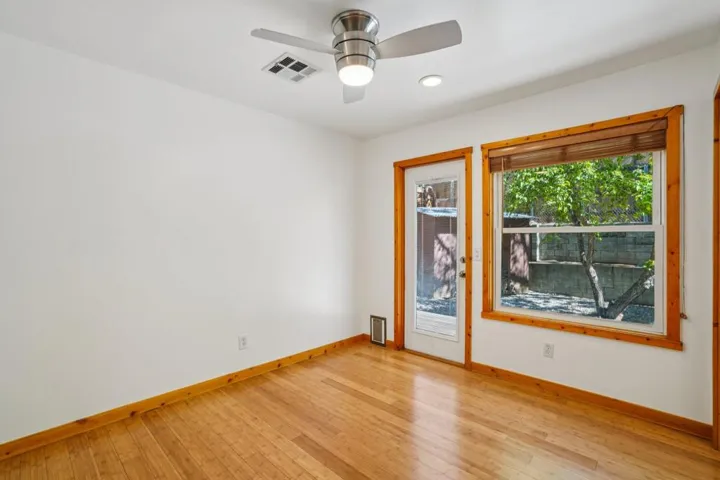 22-web-or-mls-Strawberry Valley Dr-S1604