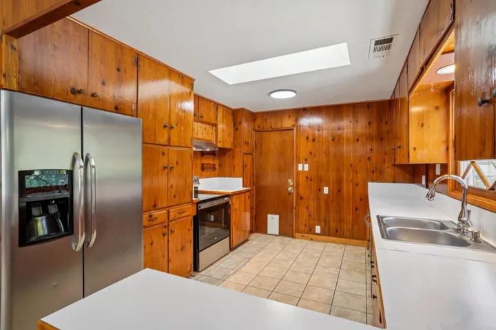 13-web-or-mls-Strawberry Valley Dr-S1604