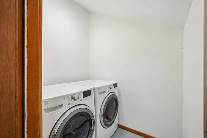 14-web-or-mls-Strawberry Valley Dr-S1604