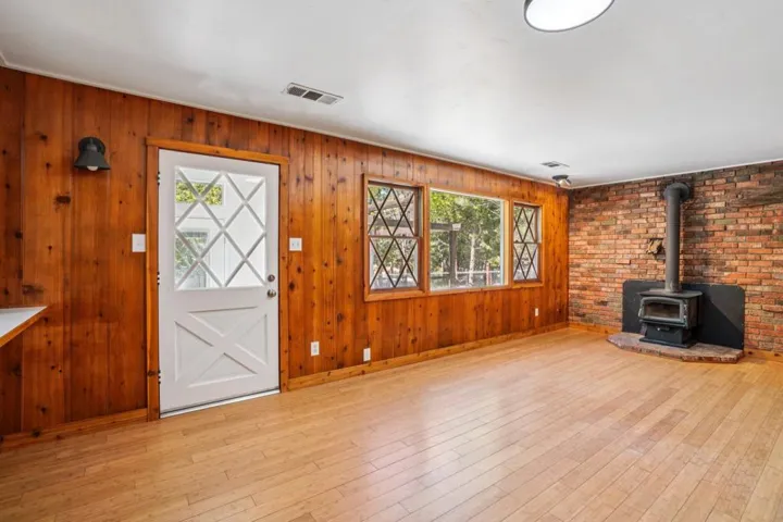 4-web-or-mls-Strawberry Valley Dr-S1604-