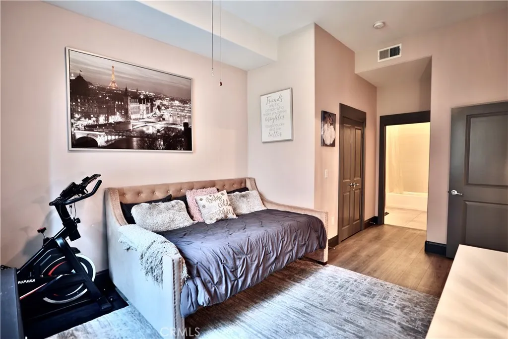 Secondary room