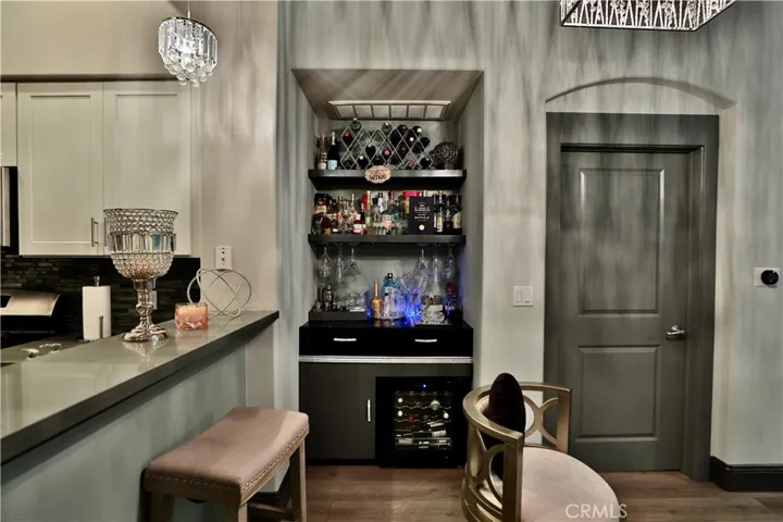 Breakfast bar/counter