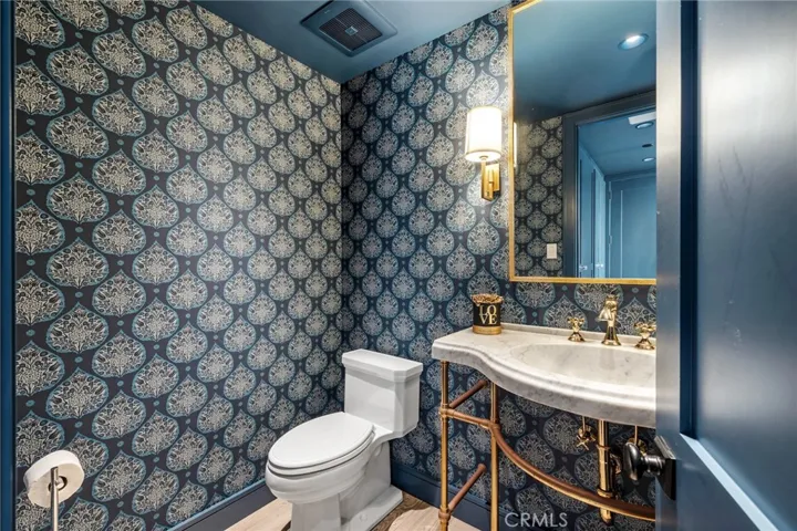 2428 The Strand, Hermosa Beach, California 90254