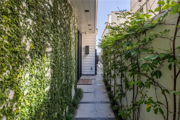 2428 The Strand, Hermosa Beach, California 90254
