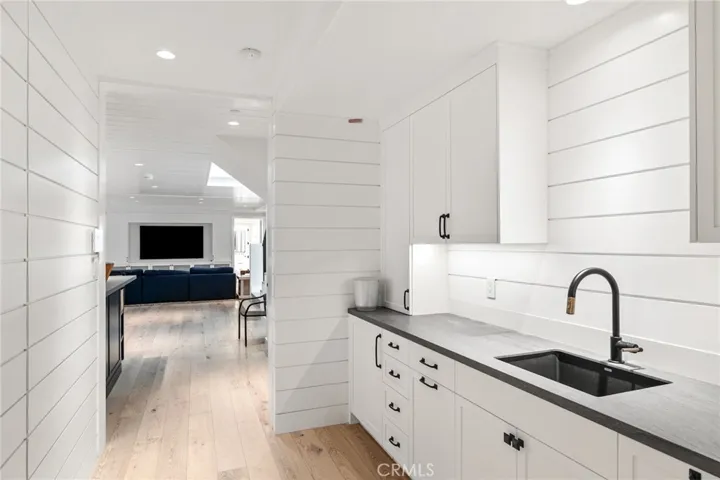 2428 The Strand, Hermosa Beach, California 90254