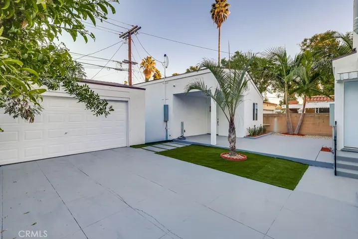 4016 6th Avenue, Leimert Park, California 90008