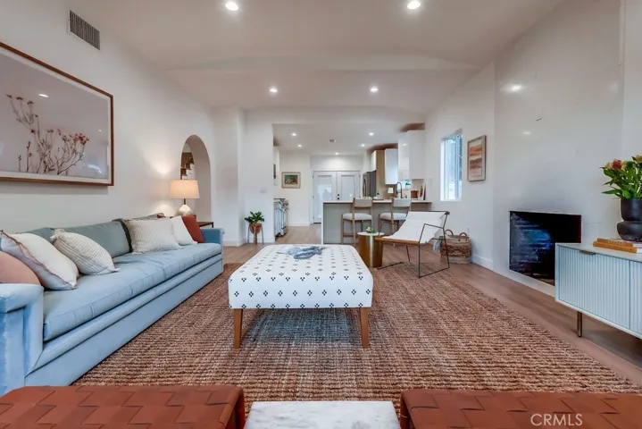 4016 6th Avenue, Leimert Park, California 90008
