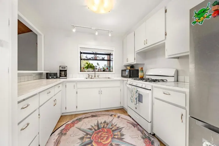 2/1 kitchen