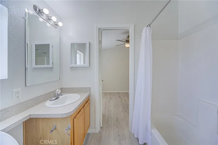 jack and jill bathroom