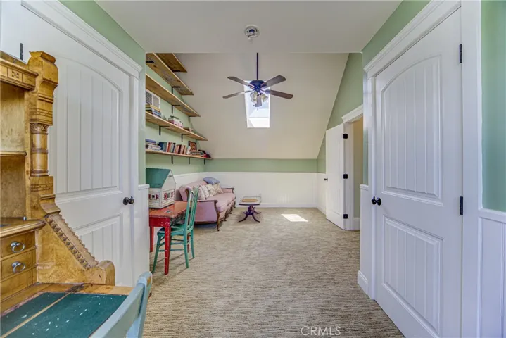 Master upper level retreat