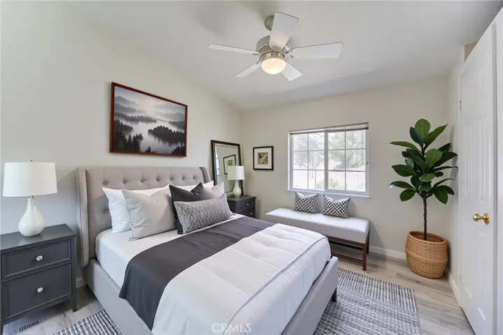 Second bedroom VS