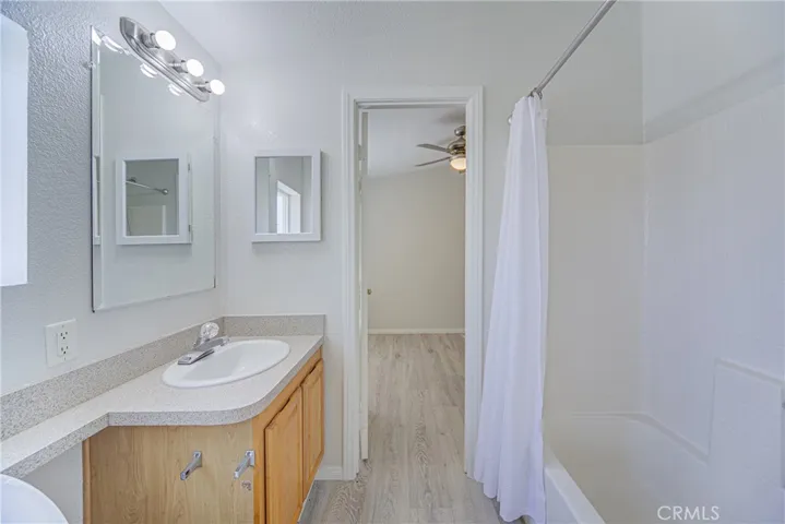 jack and jill bathroom