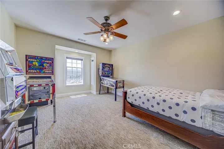 Secondary bedroom