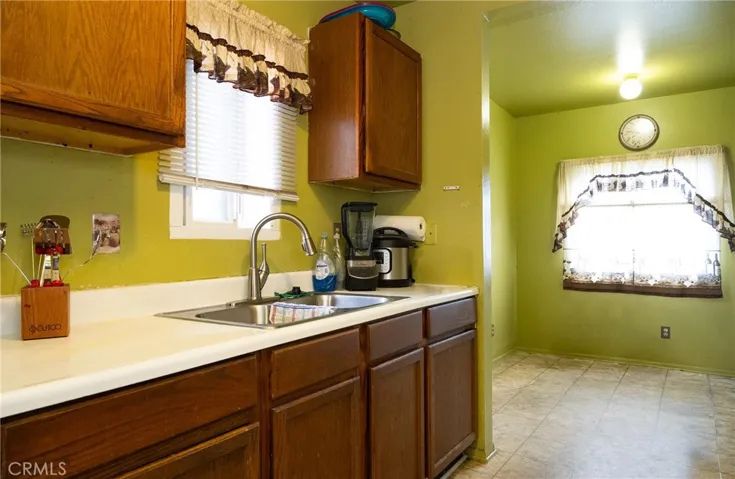 522 W Hillcrest Boulevard, Inglewood, California 90301