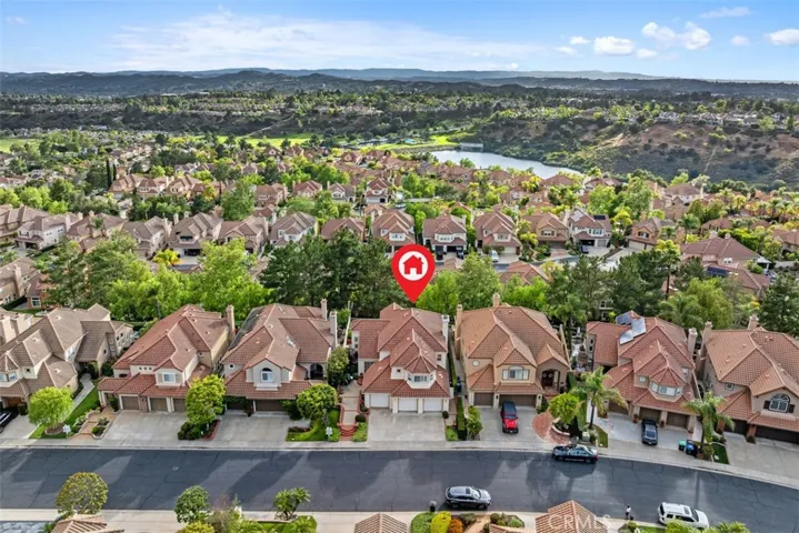 Front Exterior | 3-Car Garage