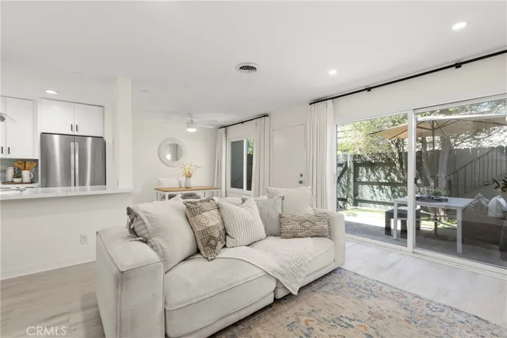 1632 Iowa, Costa Mesa, California 92626